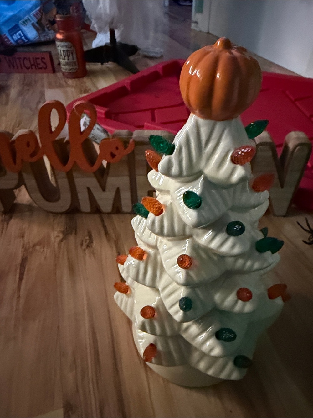 Fall light up tree & hello pumpkin sign